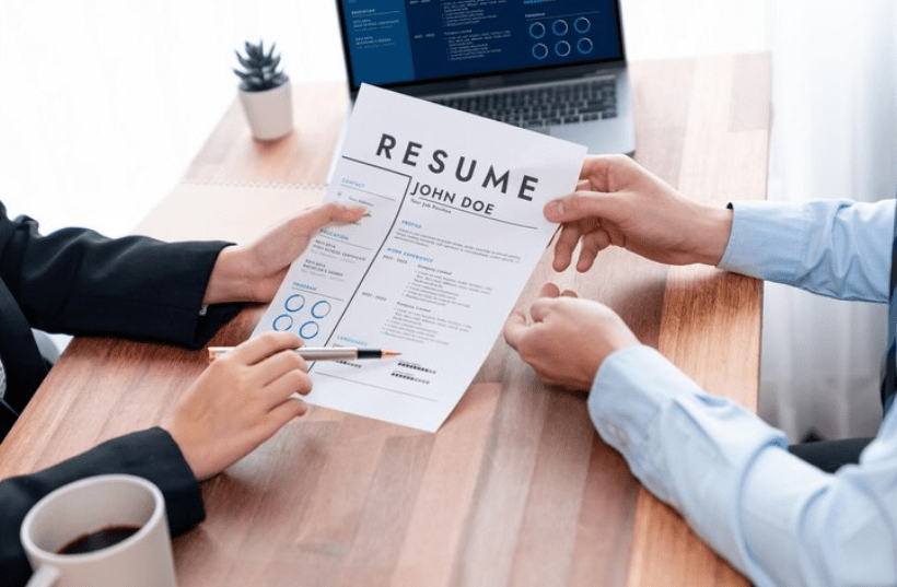 How Professional Resume Builders Elevate Your Job Prospects
